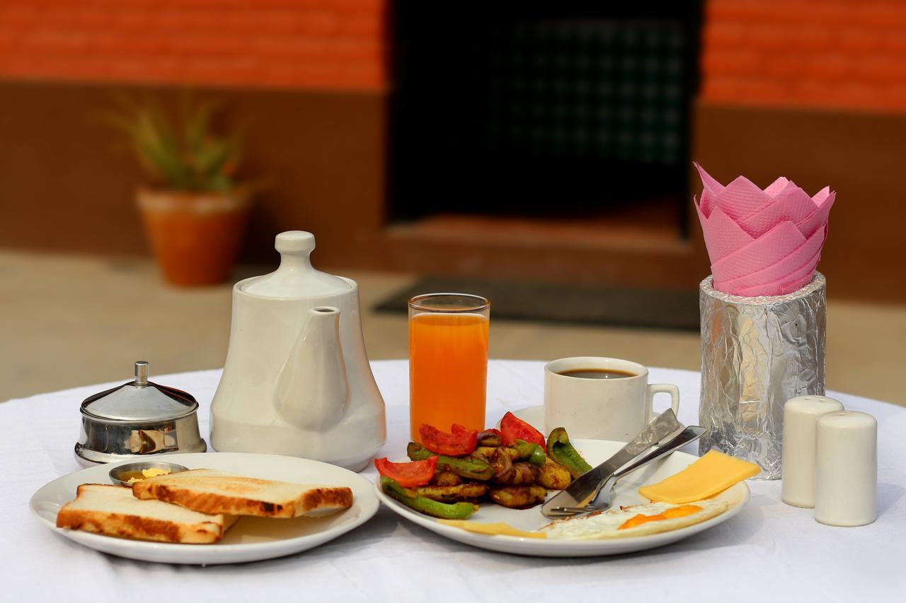 Bravo Hotell Kathmandu Exteriör bild