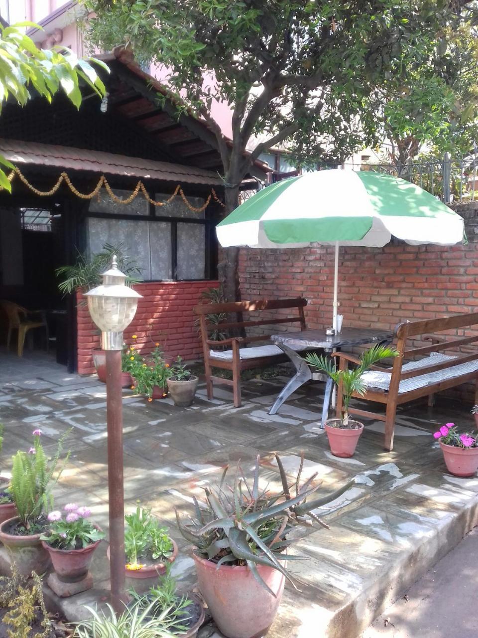 Bravo Hotell Kathmandu Exteriör bild